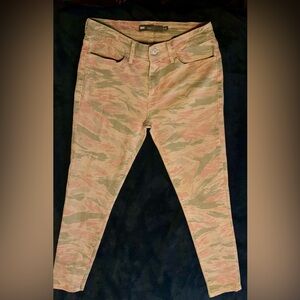 VTG Levi’s Tiger Stripe Camouflage Skinny Jean/Legging in Olive & Dusty Pink